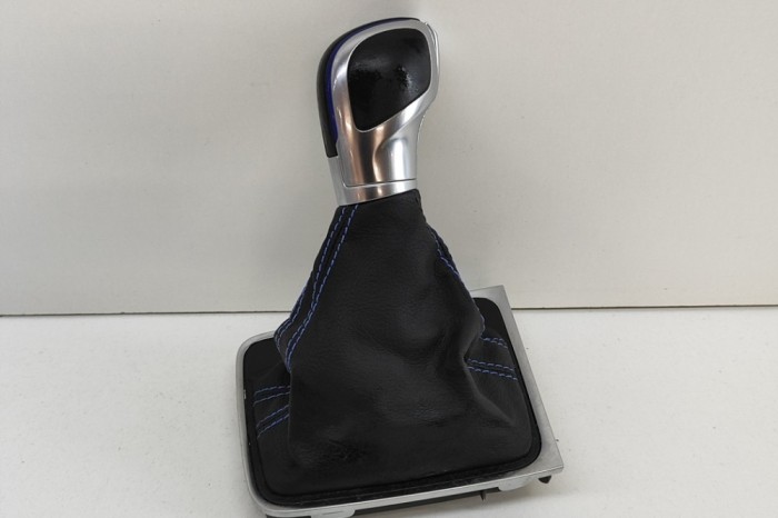 Nuca schimbător de viteze VW GOLF VII 5G1, BQ1, BE1, BE2 2016 OEM: 5GE713203C | 26607385