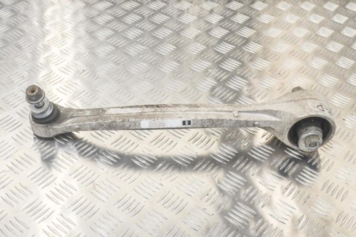 Braț curbat dreapta față TESLA MODEL S 2017 OEM: 1041575-00-A 13138624