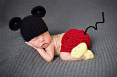 Costum crosetat bebelusi Mickey Mouse sedinte foto/botez foto