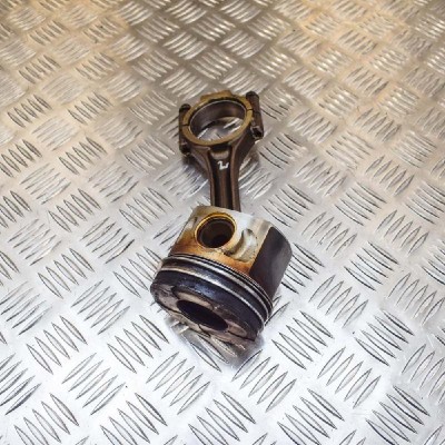 Piston AUDI A3 8P1 2006 OEM: 038198401E,03G107065 3764095 foto