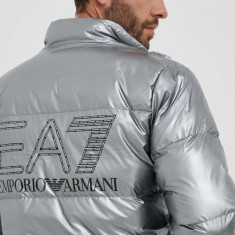 EA7 Emporio Armani geaca barbati, culoarea argintiu, de iarna