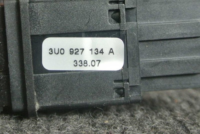 Comutator SKODA SUPERB I 3U4 2008 OEM: 3U0927134A 1533725
