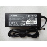 Alimentator - incarcator laptop Toshiba Satellite L650 L310 L332 L750 19V 3.95A 75W, Incarcator standard
