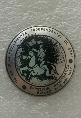 Insigna expoziția numismatică B&amp;acirc;rlad 9.15 mai 1987 foto