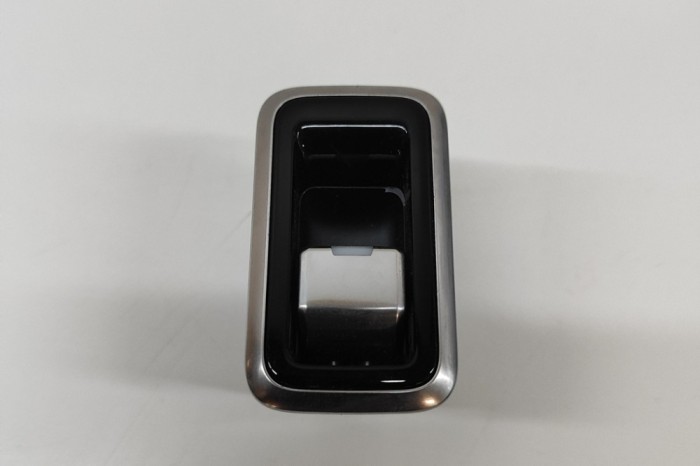 Buton geam ușă dreapta spate JAGUAR F-PACE X761 2022 OEM: MX63-14717-AA | 31656567