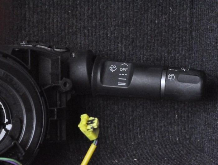 Maneta semnalizare ștergătoare MAZDA 2 DE 2008 OEM: DF7166120BDDF7166122D65166CS0 1488278
