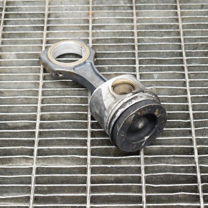 Piston MERCEDES-BENZ SPRINTER 3-t Furgon 906 2013 OEM: A6460300917,A6460300220 10047157