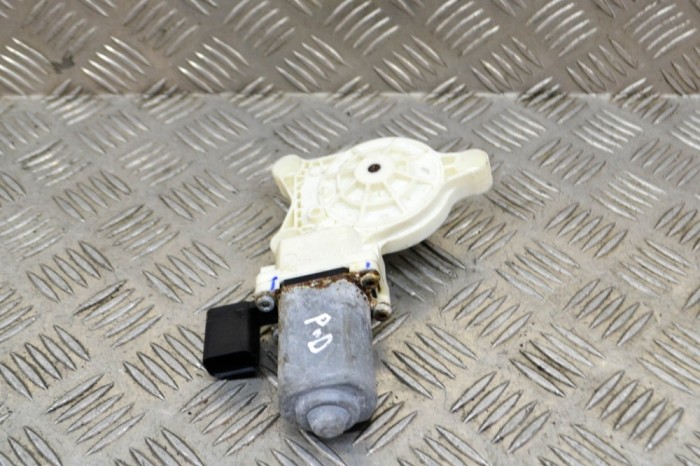 Motor macara geam ușă dreapta față DODGE RAM 1500 Pick-up DJ, DS 2018 OEM: A15771-200 13888353