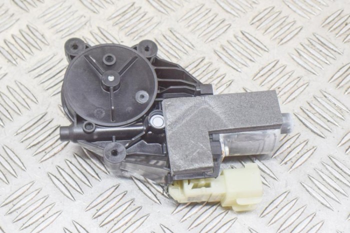 Motor macara geam ușă st&acirc;nga spate JAGUAR I-PACE X590 2020 OEM: E840368009A,0130822083 12183564