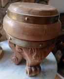 Taburet sau scaun tip butoias cu picioare sculptate "labe de leu" 40 cm.