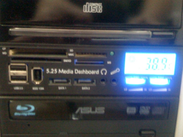 Media Dashboard SG-525 (USB, SATA, Card Reader, FireWire, Fan control, Audio)