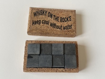 Cuburi pentru răcirea whisky-ului sau a altor băuturi alcoolice, culoare andezit foto