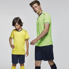 Echipament fotbal United compus dintr-un tricou ?i un short foto