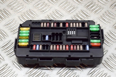 Modul panou de siguranțe BMW 3 F30, F80 2015 OEM: 9389068 14552217 foto