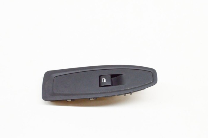 Buton geam ușă st&acirc;nga față BMW 4 Coupe F32, F82 2015 OEM: 9208107,7268405 13654561