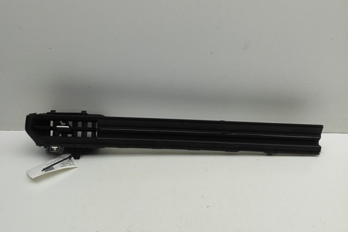 Gura de ventilație planșa de bord FORD PUMA J2K, CF7 2024 OEM: R1TB-19F643-FB3JA6 | 31987334