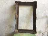 arta / design / vintage - Rama deosebita din lemn cu ornamente din ipsos pentru tablouri, fotografii, goblene, acte, documente sau diverse !