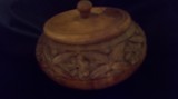 Veche bomboniera /cutie lemn rotunda sculptata