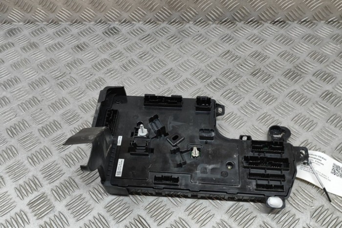 Modul de confort TESLA MODEL 3 2019 OEM: 1100340-90-H | 30483594