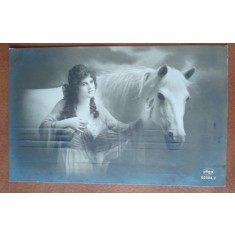 Fotografie tip carte postala, circulata, tanara cu un cal, 1922