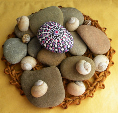 Mandala Stone 3, Spiritual Yoga &amp;amp; Meditation Dot Art, pictura acrilica pe piatra foto