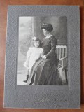 Fotografie tip CDV, mama si fiica, perioada interbelica