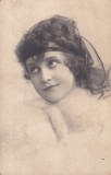 Portret feminin cu voal si blana alba (scrisa 1925)