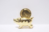 Porcusor norocos 1 Pfenning Good Luck Pig Lucky Piggy Pfennig Coin gold tone - good luck charm - Germany