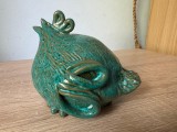 Bibelou / figurina modernista , cocos stilizat din ceramică