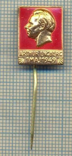 Y 729 INSIGNA - 1 MAJ(MAI)1949 - ARTHUR ENGBERG -SUEDIA-PENTRU COLECTIONARI