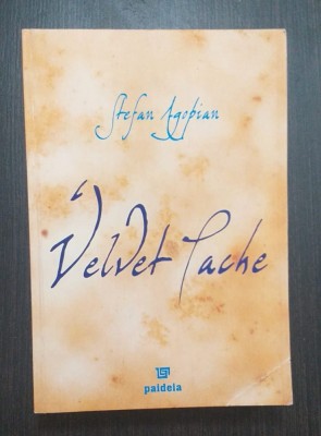 VELVET TACHE - STEFAN AGOPIAN foto