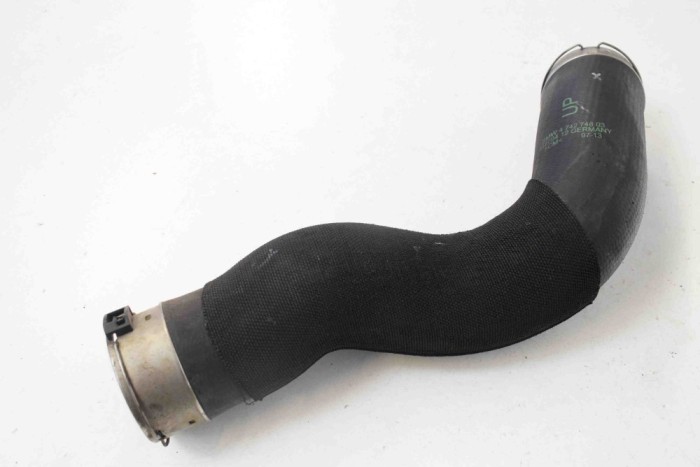 Furtun intercooler dreapta BMW 4 Coupe F32, F82 2013 OEM: 4742748