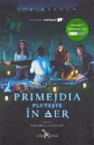 Primejdia pluteste in aer (seria Usoara ca o pana, vol. 1), Corint