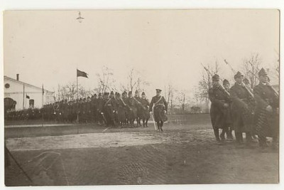 Depunerea Jurăm&amp;acirc;ntului Cazarma Reg. 11 Roșiori Cernăuți, 1933 foto