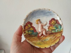 Farfurie ceramica vintage portelan Capodimonte Italia, cu ingeras / heruvim, 10cm diametru, pictat manual