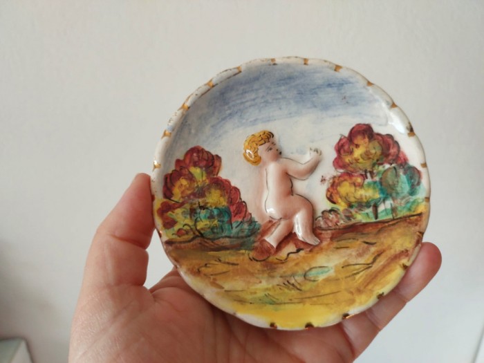 Farfurie ceramica vintage portelan Capodimonte Italia, cu ingeras / heruvim, 10cm diametru, pictat manual