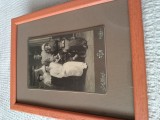 fotografie veche ,celebru atelier fotografic, ,inramata, DISTINSA FAMILIE DIN INALTA SOCIETATE DE ORAS.Ploiestiul la 1900 .