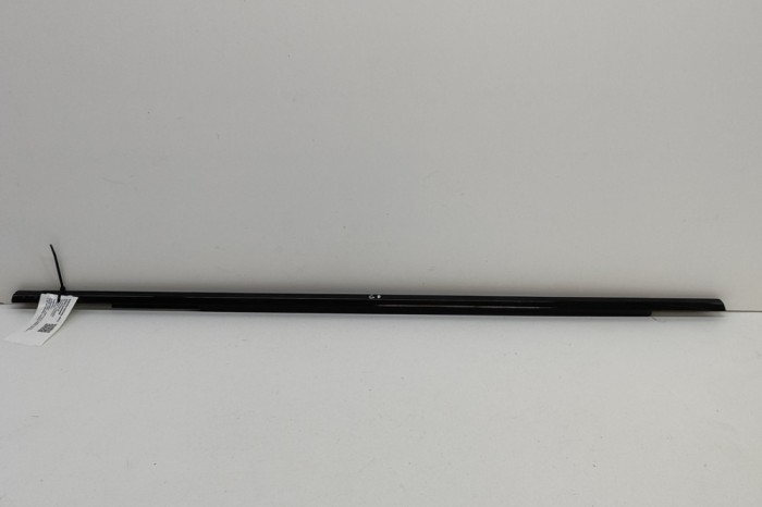 Chedar geam ușă dreapta spate LAND ROVER RANGE ROVER VELAR L560 2018 OEM: J8A2-25596-AD | 27525147