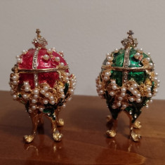 Cutiute bijuterii oua Faberge miniaturale din bronz emailat