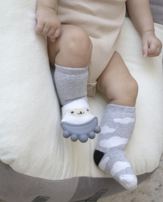 Sosete cu accesoriu dentitie BabyJem Teether Socks (Culoare: Gri) foto