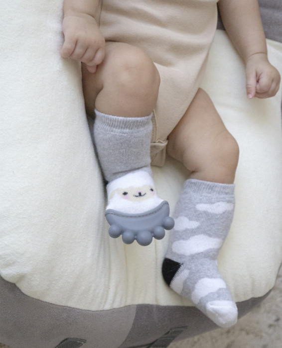 Sosete cu accesoriu dentitie BabyJem Teether Socks (Culoare: Gri)