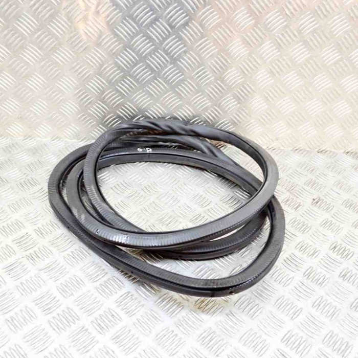 Garnitura ușă dreapta spate VW TIGUAN 5N_ 2014 OEM: 5N0867913