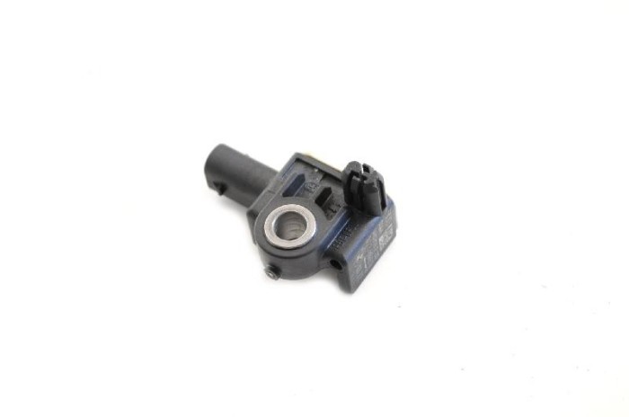 Senzor de impact dreapta față BMW 3 Touring F31 2014 OEM: 9234989,140303200 3434901