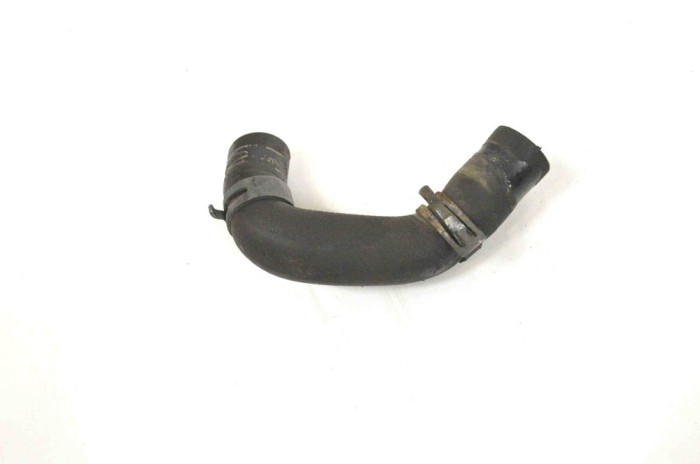Furtun de lichid de răcire VW PASSAT Variant B7 365 2011 OEM: 5N0121051A 13776277