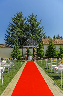 Inchiriere Covor rosu 2 m latime foto