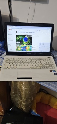 LEPTOP ASUS X52J PROCESOR i3-2,53 GHZ /RAM 4 GB/ HARD 500 GB/WIN 10 INSTALAT RECENT / SE VINDE CU INCARCATOR /NU TINE BATERIA . foto