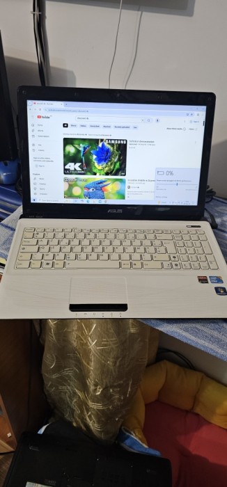 LEPTOP ASUS X52J PROCESOR i3-2,53 GHZ /RAM 4 GB/ HARD 500 GB/WIN 10 INSTALAT RECENT / SE VINDE CU INCARCATOR /NU TINE BATERIA .