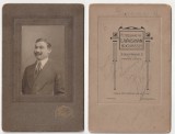 Fotografie cartonata, domn cu mustata, atelier Bucuresti - L. Waisman, inceput de sec. 20, dimensiuni mai mari - 10.6 cmx16.5 cm