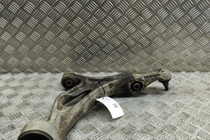Braț inferior dreapta față VW TOUAREG 7P5 2011 OEM: 7P0407152E 22929276