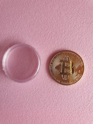 moneda BITCOIN - placata cu aur - foto